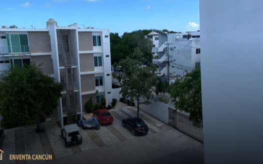 Departamento en renta en Conjunto Serena Cancún. 2 recámaras, 2 baños, alberca, asador y palapa. Renta $16,000 con mantenimiento incluido. ¡Listo para habitar!