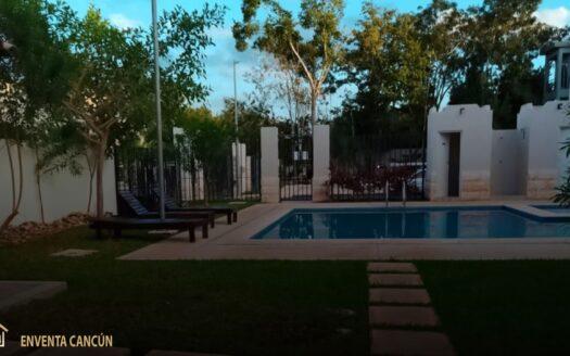 Renta de departamento amueblado en Jardines de Mayakoba, Playa del Carmen. 3 recámaras, alberca, internet y seguridad 24/7 por solo $13,500 MXN. ¡Contáctanos!