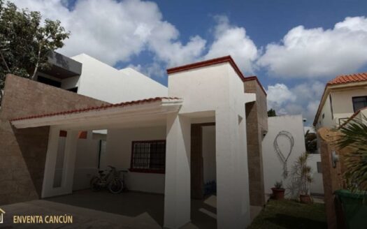 Casa de lujo en Lagos del Sol, Cancún. 1 planta, 3 recámaras, acabados en caoba y mármol. ¡Inversión de $8.75M MXN en el mejor residencial de la ciudad!