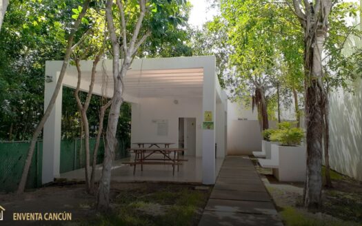 Casa en Selvanova Cotto 2, Playa del Carmen. 3 recámaras, alberca, seguridad 24h y lista para créditos. ¡Tu hogar ideal por solo $2,590,000 MXN!