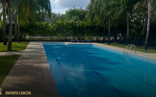 ¡Estrena hogar! Renta de casa en Jardines del Sur 4, Cancún. 3 recámaras, semiamueblada, con alberca, gym y pet-friendly. $17,000 MXN con mantenimiento incluido
